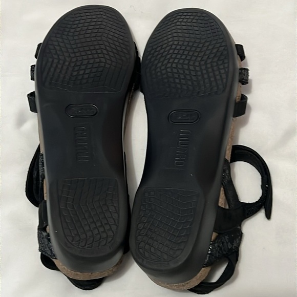 Munro Black/Snake Nubuck Leather “Summer” Sandals - Picture 5 of 5